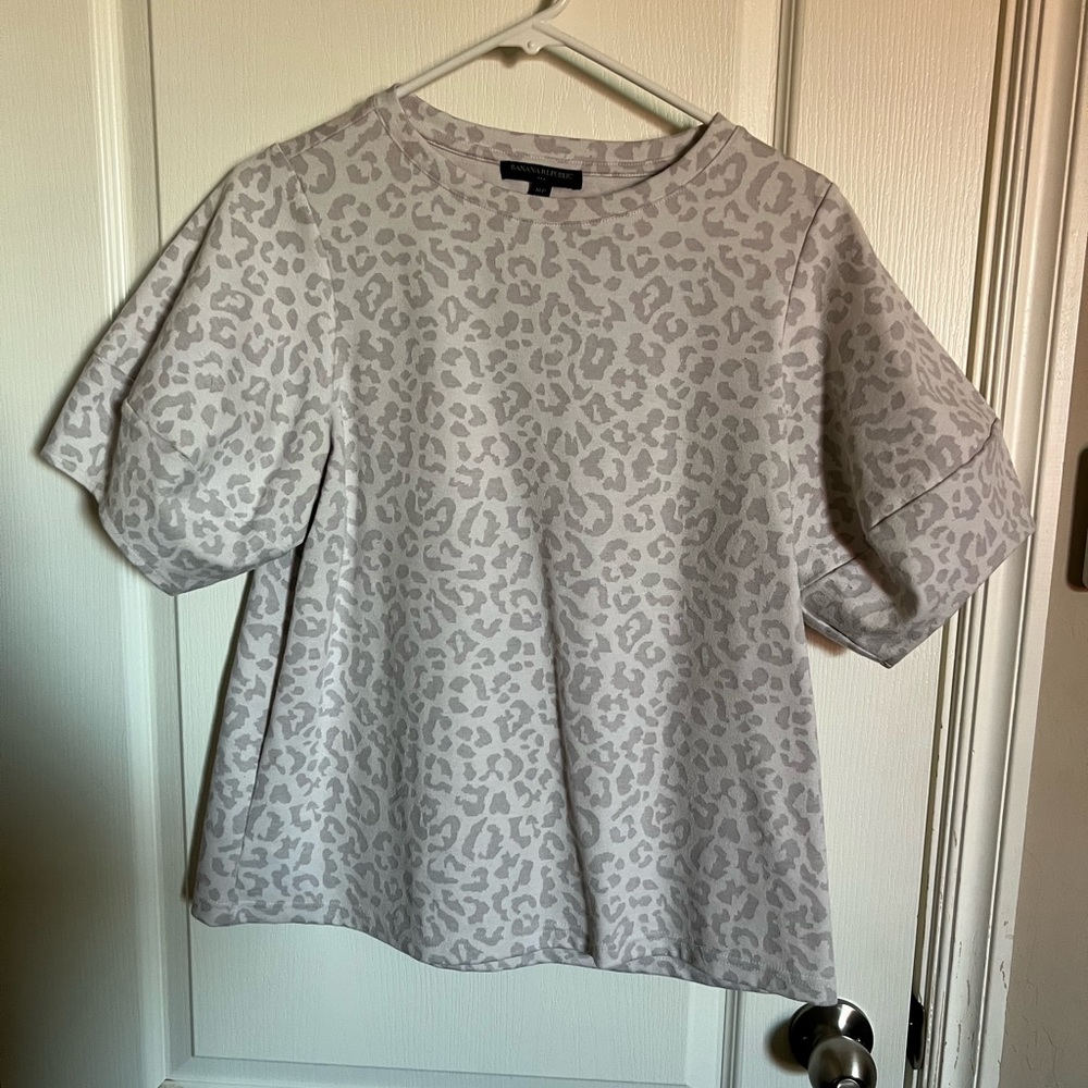 White leopard print